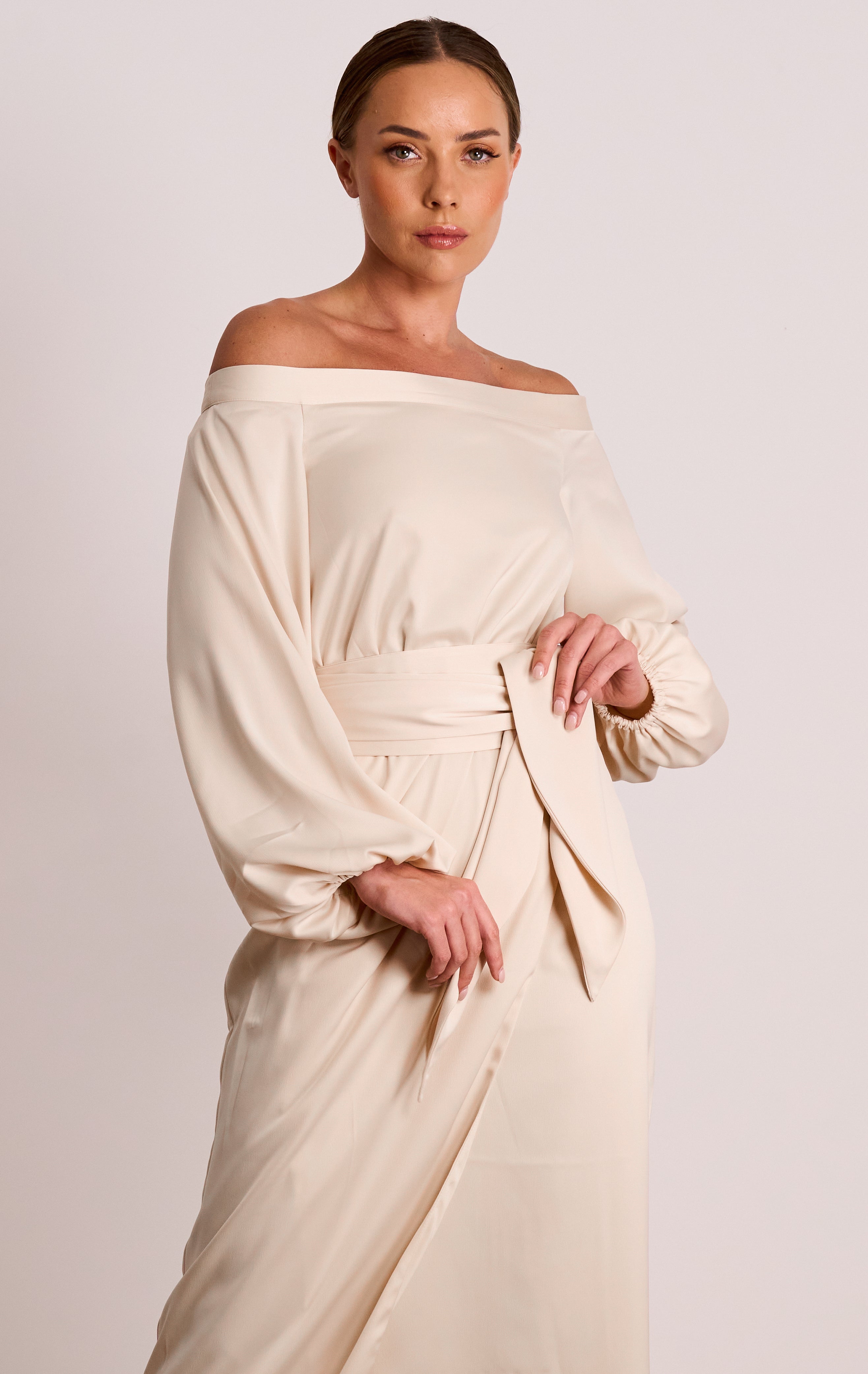 Dreamland Champagne Off Shoulder Long Sleeve Midi Dress – PASDUCHAS